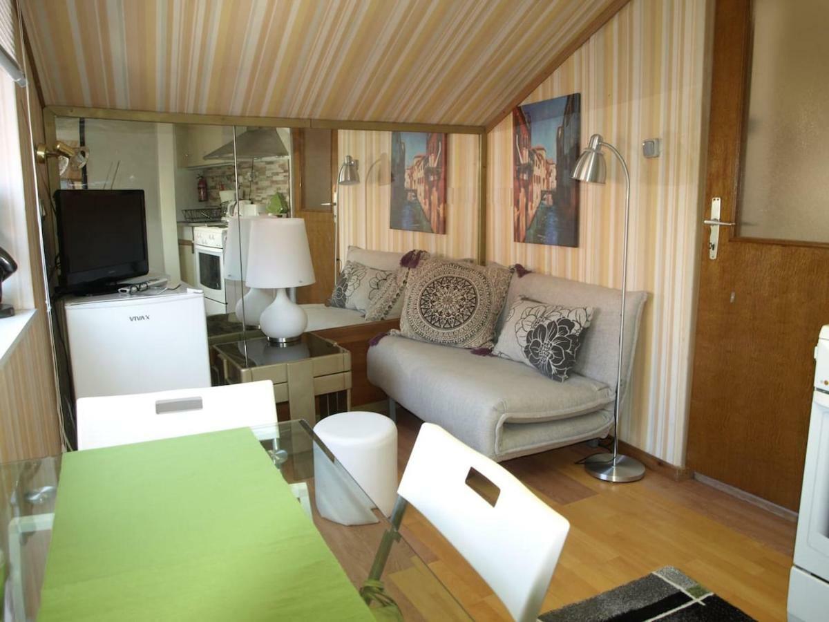 Apartment " Studio Green " Free Parking, Self Check-In ザグレブ エクステリア 写真